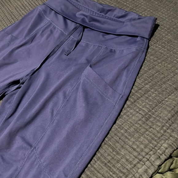 Fabletics Maj Pant II in Indigo, size L - Picture 2 of 5